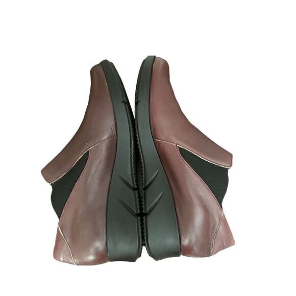Mephisto Air Jet Burgundy Wedge
Booties size71/2 - Picture 5 of 10